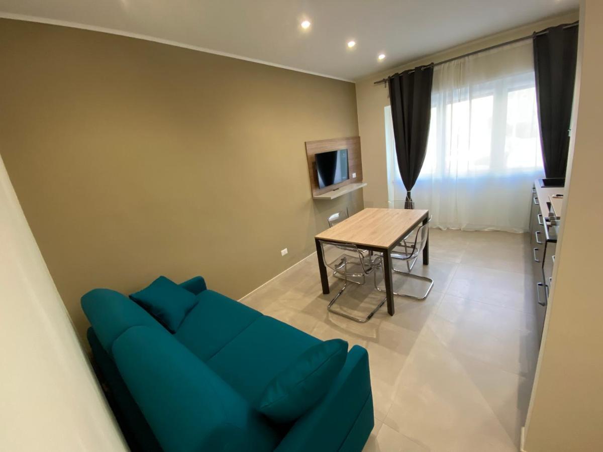 Levante Apartment And Room Bari Exterior foto