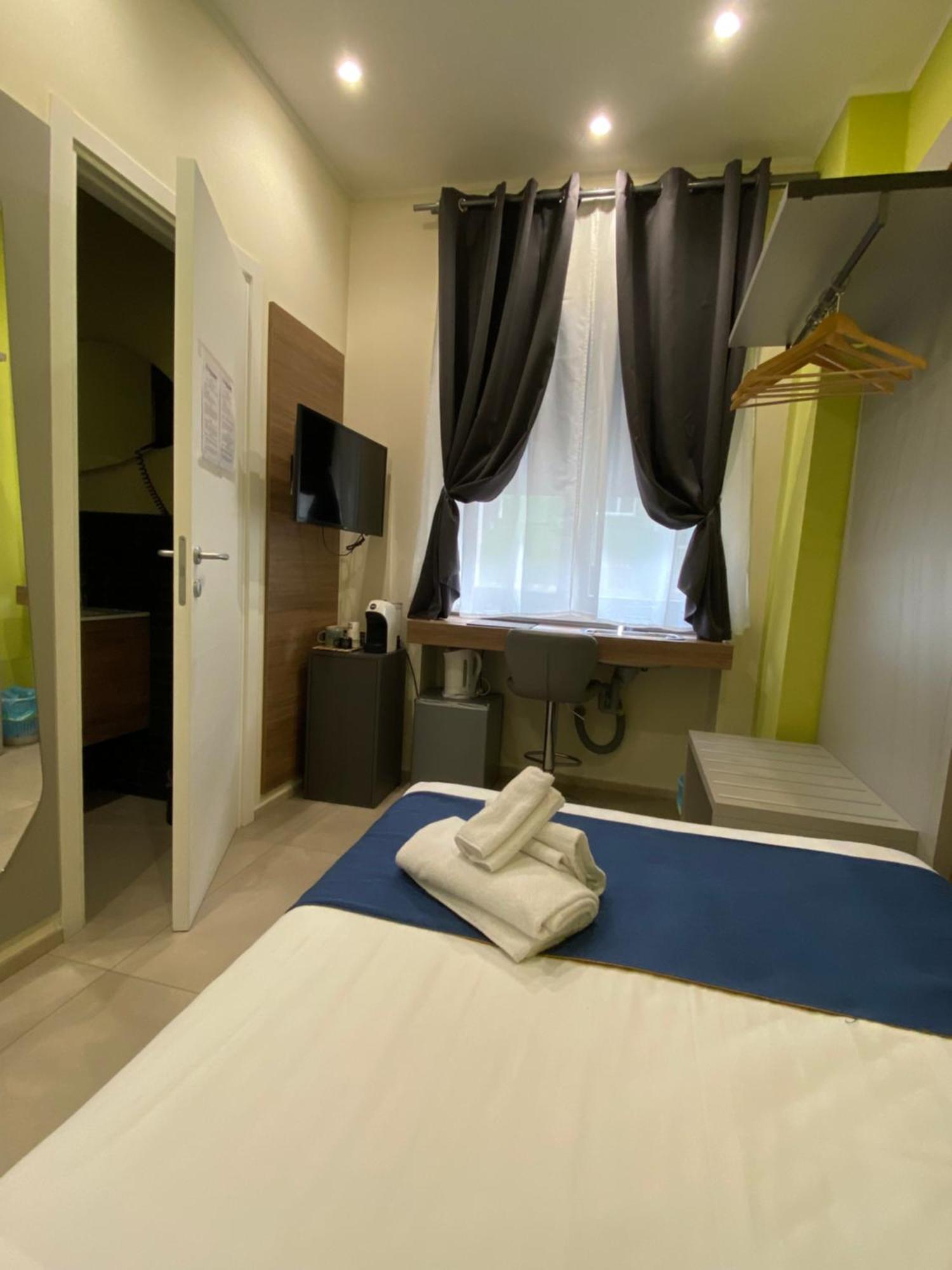 Levante Apartment And Room Bari Exterior foto