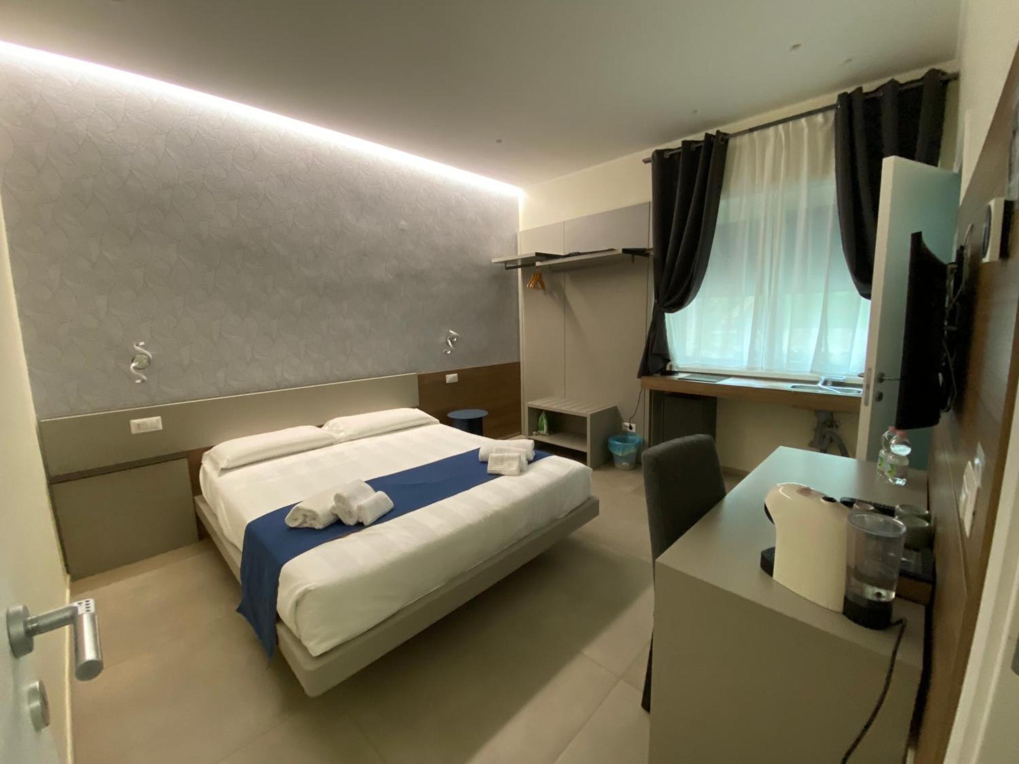 Levante Apartment And Room Bari Exterior foto